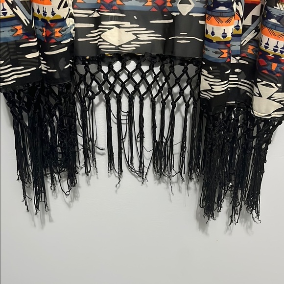 Angie Geometric Patterned Kimono with Fringe - Picture 3 of 6